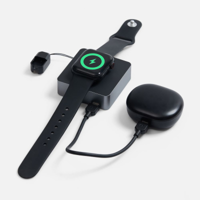 Внешний аккумулятор с беспроводной зарядкой Aura Power